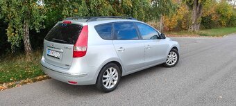 HYUNDAI i30 CW 2.0 benzin 105kW (143k) - 3