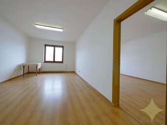 PRENÁJOM: Kancelárie Ružomberok, parkovanie bezplatné - 3