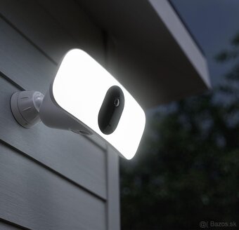 ARLO Pro 3 Floodlight Cam Wi-Fi IP bezpečnostná kamera - 3