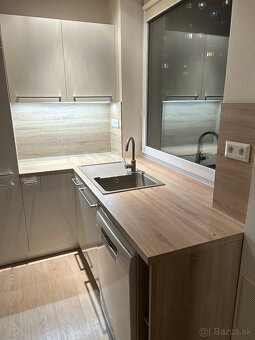 Predám vstavanú kuchyňu (7 rokov, výborný stav) - 3