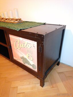 Zachová skrinka pod TV - 3