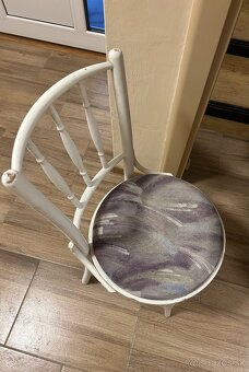 Jedalensky stol a stolicky - 3