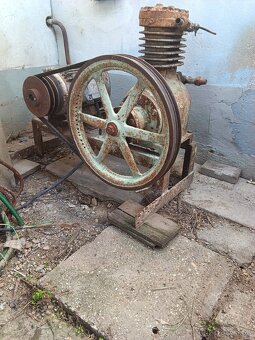 STARY KOMPRESOR MEZ MOHELNICE - 3