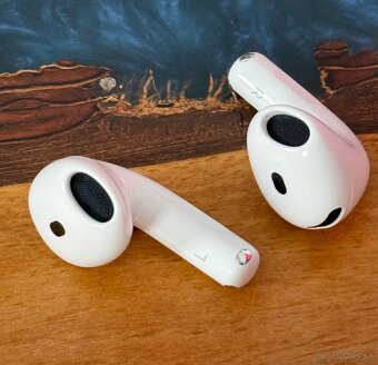 Nahradne sluchadlo Apple AirPods 4 - 3