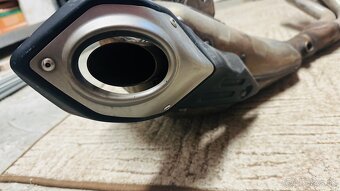 Výfuk Yamaha Mt09 - 3