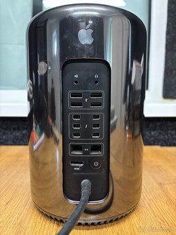 Mac Pro (Late 2013) - 3