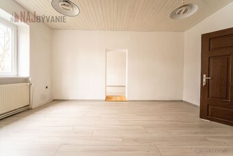 NÁMESTIE ANDREJA HLINKU - 120m2 dvojdom s 3 bytovými jednotk - 3