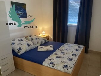 Na predaj dom 2x apartmán len 200m od mora v Chorvátsku na o - 3