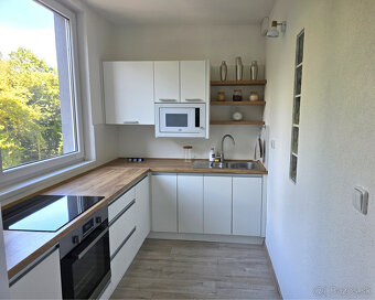 Na predaj 3-izbový zrekonštruovaný byt s dvoma balkónmi – ul - 3