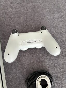 PS4 slim 500GB top stav - 3