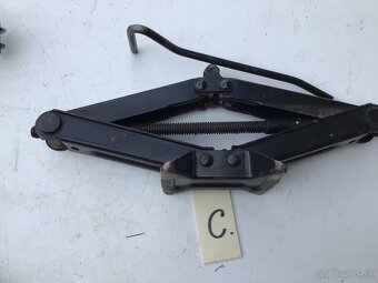 Zdvihaky na auto - 3