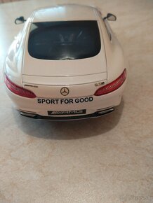 Predám Mercedes AMG GT 1:18 - 3
