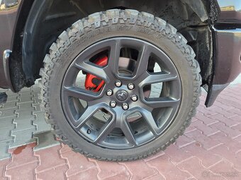 DODGE RAM 1500 LARAMIE 5.7 HEMI V8 401PS FULL LED KOLESO 22 - 3