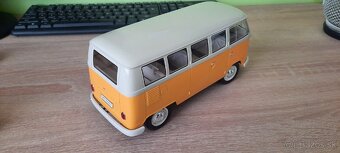 Volkswagen T1 bus 1:18 - 3
