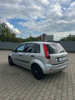 Ford Fiesta 1.6i 74kw Automat (Top stav) - 3