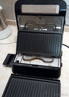 Delonghi grill s vyberatelnymi platnickami - 3