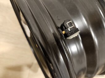 Nové, originálne plechové disky + senzory FORD - 4x108 R15 - 3