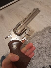 Replika colt revolvera - 3