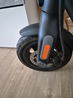 Ninebot kickscooter f2 by segway - 3