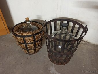 Veľké sklenené demižóny s kovovým košom - 3