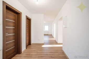 REZERVOVANÉ - Dom kráľovských rozmerov. 7i Nová Baňa. - 3