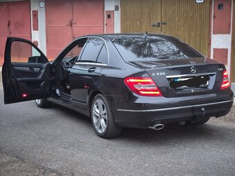 Predám mercedes C - 3