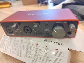 USB zvuková karta Focusrite Scarlett 8i6 (3. generácia, 2 in - 3