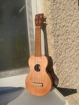 Ukulele MAHALO - 3