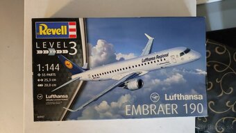 Modely + autíčko na diaľkové ovládanie - 3