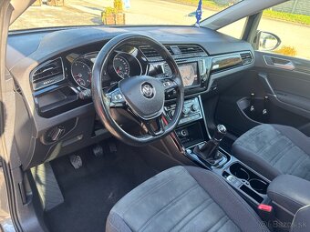 Volkswagen Touran 7miest 2.0tdi 110kw Pano Navi - 3