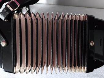 Predam akordeon WALTHER Pirat 72 bas. - 3