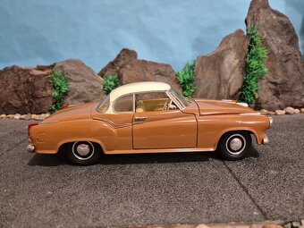 prodám model 1:18 Borgward Isabela - 3