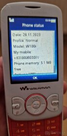 Sony Ericsson W100i, ružový walkman - 3