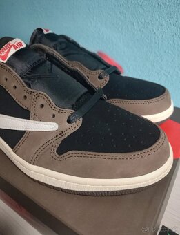 Jordan 1 Retro Low OG SP Travis Scott Mocha - 3