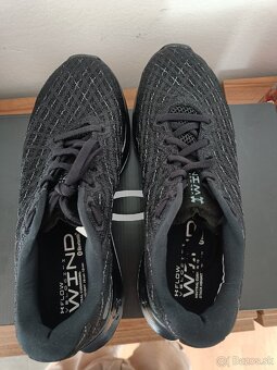 Under Armour Flow - 3