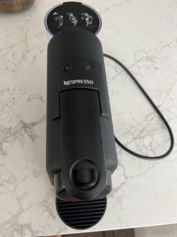 Nespresso kavovar so zasobnikom na kapsule - 3