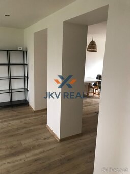 2-izbový byt zrekonstruovany v širšom centre - Janouškova - 3