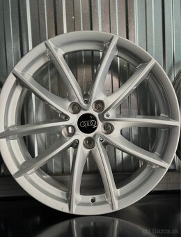 #37 Elektróny originál Audi r18 - 3