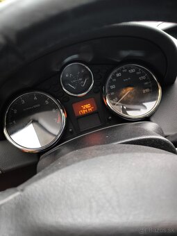 Predám Peugeot 207 5P benzín 1,4 65kw - 3
