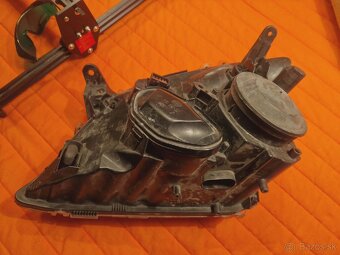 Svetlá Opel Vectra c pred facelift - 3