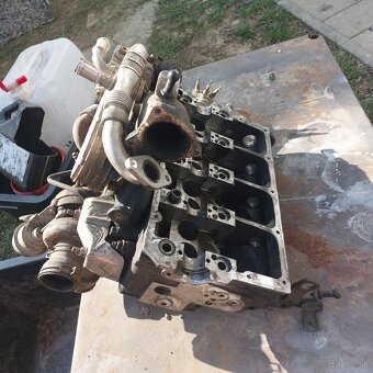 Hlava motora octavia - 3