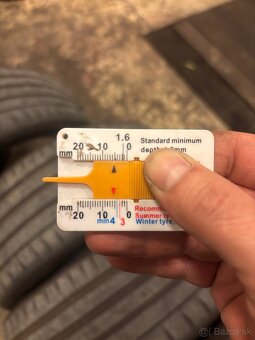 255/35R21 - 3