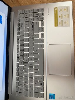 ASUS Vivobook i3 1.8 GHz - 3