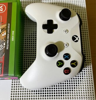 Xbox One S 1tb + 3 hry #1 - 3