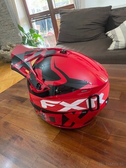Motocrossova prilba. - 3