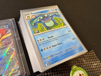 Pokemón MEGA balík F: 100ks kariet v obaloch s EX a darček - 3