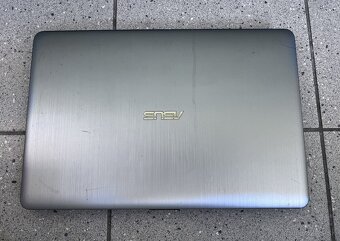 Asus X541U / Intel i3 6006U / 4GB RAM / 320GB HDD / 15.6" - 3