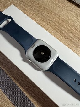 Apple Watch SE (2. generácia) Silver - 3