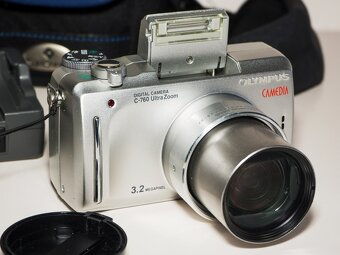 Olympus C-760 s príslušenstvom. - 3