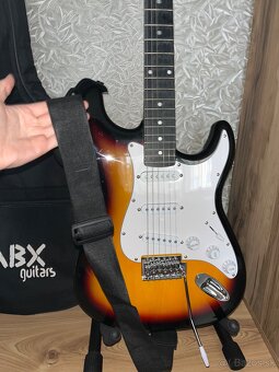 SET: Krásná elektrická gitara ABX10 + kombo - 3